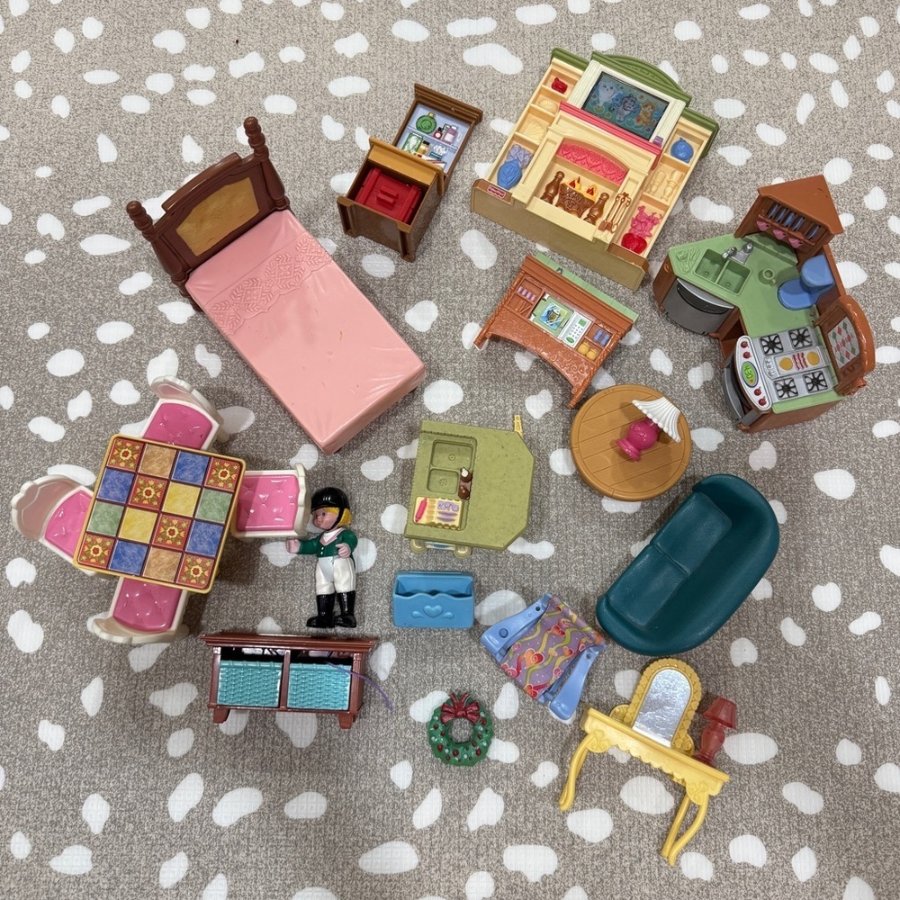 Vintage 2004 Fisher Price loving family dollhouse furniture accessories toys lot